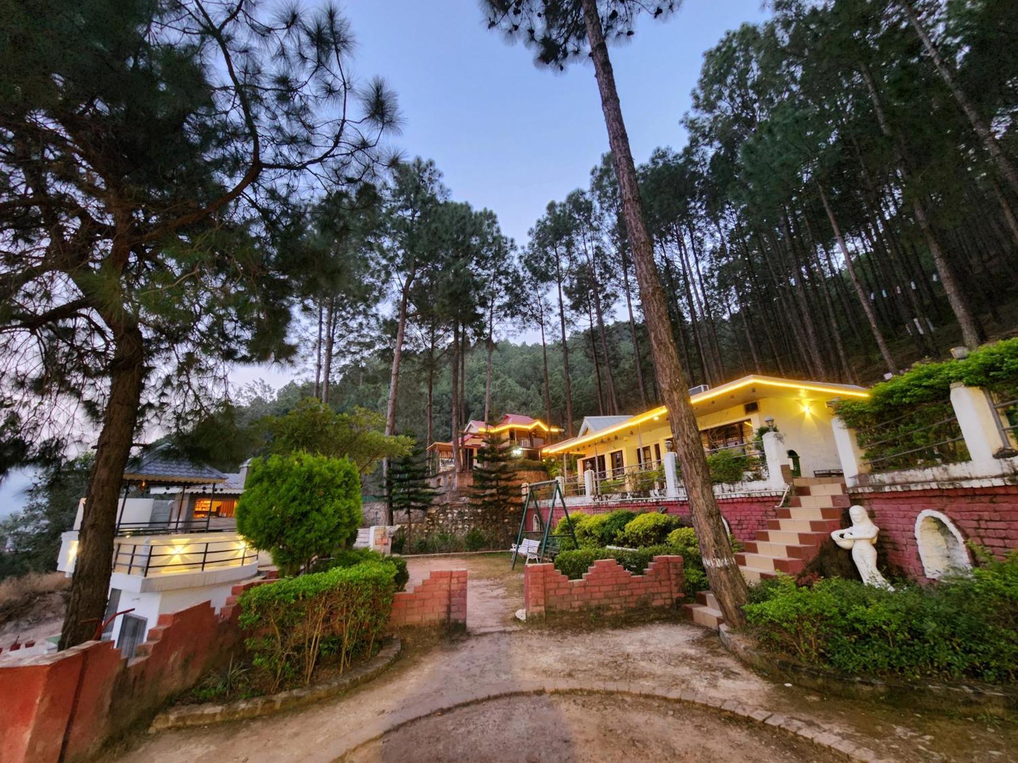 Pine Valley Resort Касаули Экстерьер фото